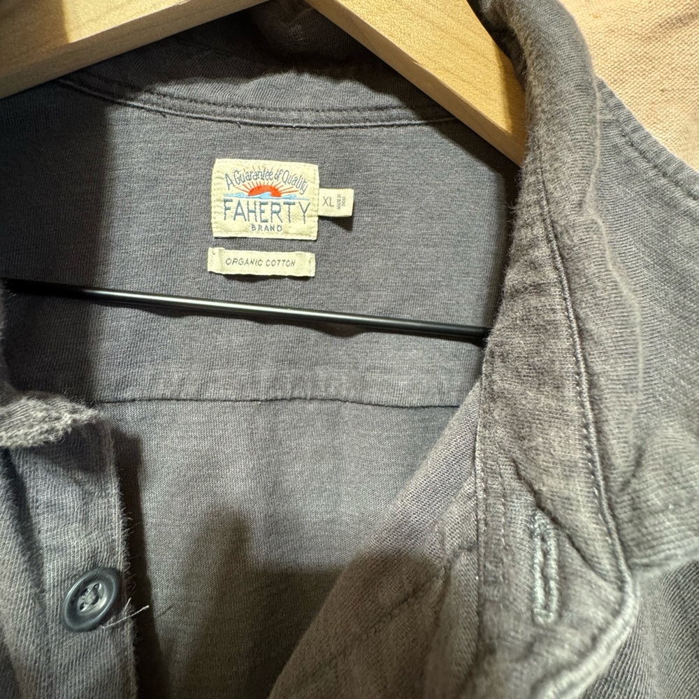 Faherty Organic Cotton Short Sleeve Shirt — Washed Charcoal (XL